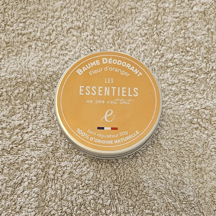 Déodorant solide végan, 100% naturelle, une protection efficace contre les odeurs tout au long de la journée, un parfum délicat de fleur d’oranger.